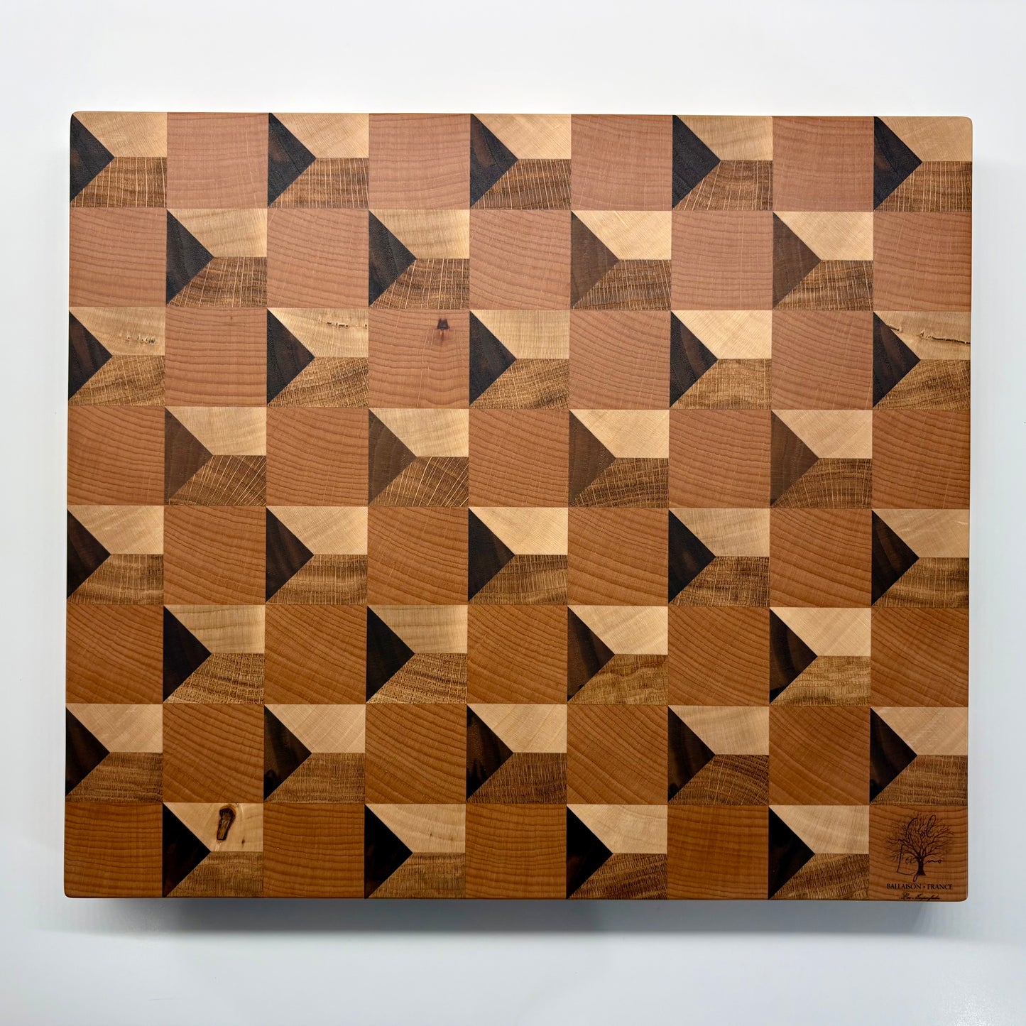 Planche à découper en bois de bout Cube effet 3D - série Les Imparfaites