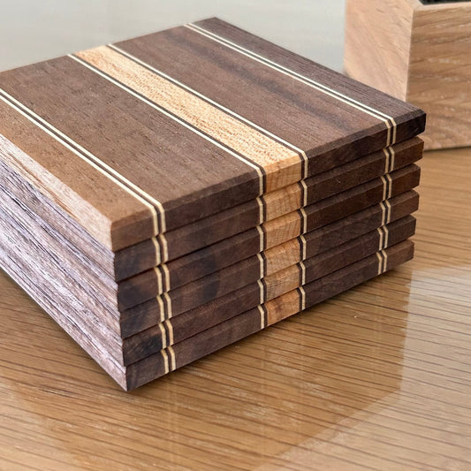 Sous-verres en bois fait main en France, noyer et érable