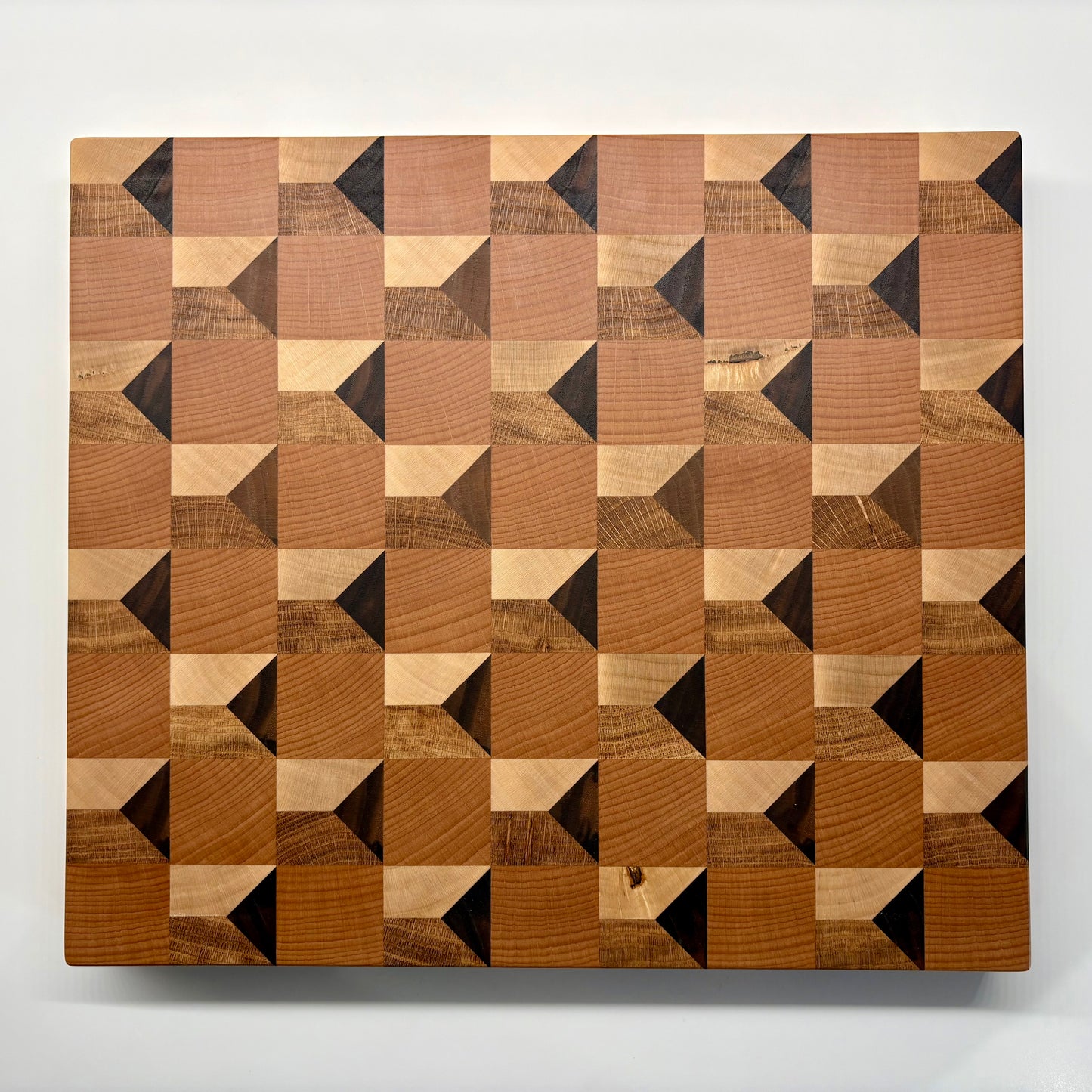 Planche à découper en bois de bout Cube effet 3D - série  Les Imparfaites